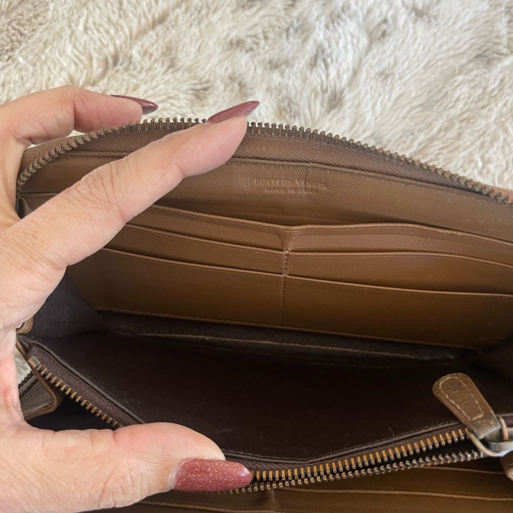 Bottega Veneta Brown Intrecciato Zip-around Leather Wallet - Picture 6 of 11